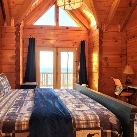 Log Cabin with Hottub, EV charger, Game room