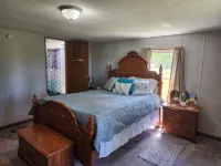 Georgie's Getaway!  Beautiful stay on 6 acres just minutes from the lakeside - Wifi