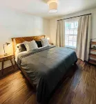 Luxe Modern Cabin Perched in Dahlonega Forest - 4-Star