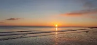 Beach Front Holiday Home on Private Estate with Sea Views.   100+  Reviews! - en bord de mer