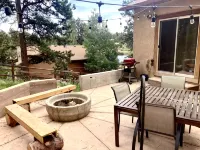 Modern Western Home with Lake and Mountain Views - vue sur la montagne
