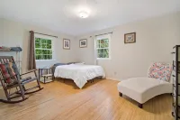 Comfortable & Spacious 5BD/3BA - Walk to State College HS and 5 min Uber to PSU - Wifi