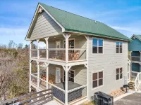 Indoor Private Pool! Hot Tub! Near Parkway Dollywood and minutes to Attractions - 私人泳池