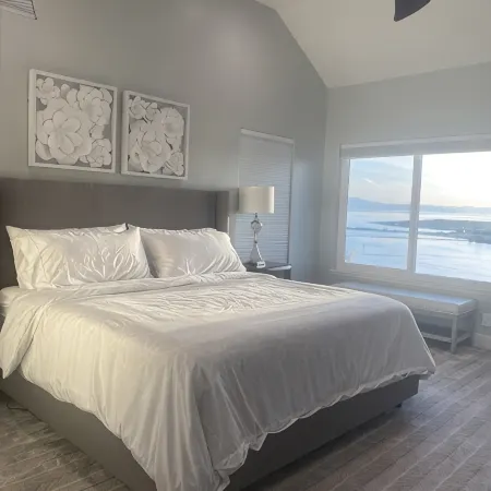 Spectacular Bay View home close to Napa and San Francisco