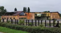Luxurious 3 bed Lodge with private hot tub close to city of Cambridge - Pools