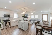Cozy Beach Cottage just minutes from historic Cape May Pet Friendly! - 4-stjärniga