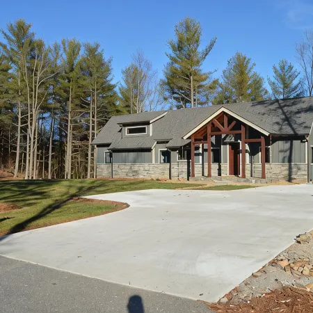 Lovely lakefront home with dock. Summertime stunner. Winter wonderland nearby. 맥도웰 카운티 호텔
