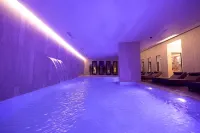 Magnus Hotel - Pools