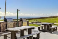 Oceanfront Resort, Cascading Ponds, Daily Fresh Towel Exchanges, Hiking Path - 2성급