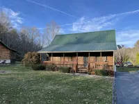 Beautiful Bryson City Oasis ~ Creek on Property - シャレー