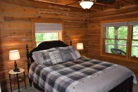 3-bedroom cabin at Norris Lake, Sleeps 8 WiFi Lake access Covered boatslip - 4-Star