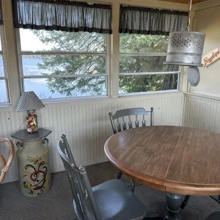 3 Bedroom house on peaceful clear water lake