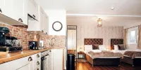 Ricky Road Guest House - Premium - parkir