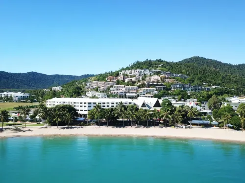 Airlie Beach Hotel - parking