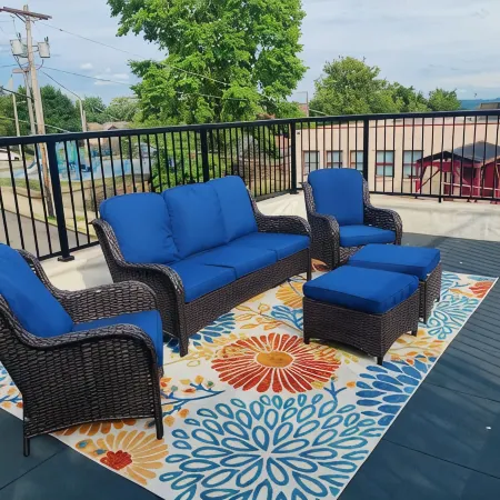 Private Balcony and Downtown City View