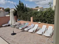 Large villa with private pool 50 meters from the beach - 木屋