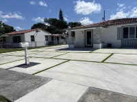 Poolside Retreat Haven close to MIA Airport - مسبح خاص