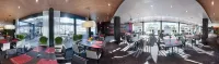 Holiday Inn Express ZÜRICH AIRPORT by IHG - Parking