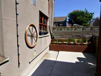 The Anchorage - Hostels