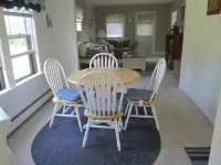 Quaint Bungalow Minutes From Downtown, Harbor, Shops - 3성급