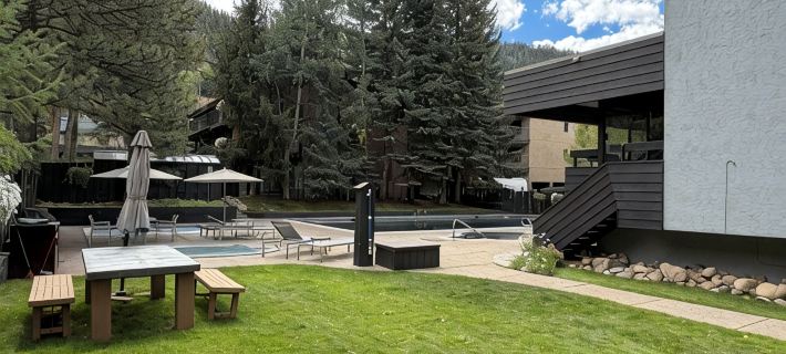 Large, Luxurious Riverfront Townhouse Hotel di Aspen