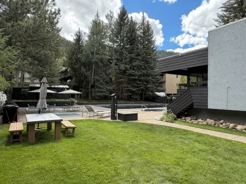 Large, Luxurious Riverfront Townhouse - 4 Sao