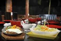 Island Tiki Paradise Resort - breakfast