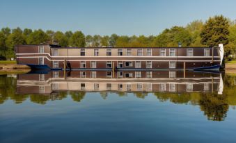 Boat Hotel de Barge