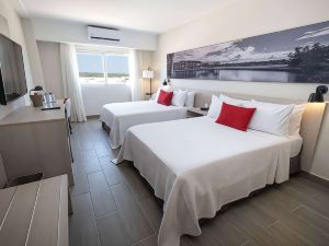 Super 8 By Wyndham Manzanillo