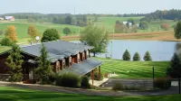 Sojourner's Lodge & Log Cabin Suites Hotels in Sugar Creek Township