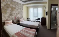QUEEN CİTY酒店與BUNGALOV