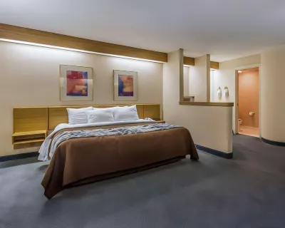 Rodeway Inn Hotels near Midland University