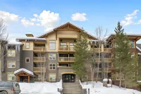 Centrally Located 3-Br Home | True Ski in/Out | Free Access to Pools & Hot Tubs