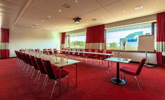 Airport Hotel Basel - Convenient & Friendly