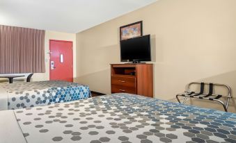 Econo Lodge Inn and Suites