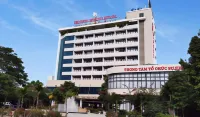 Phoenix Hotel Hôtels à proximité de : Chùa Mậu Xương