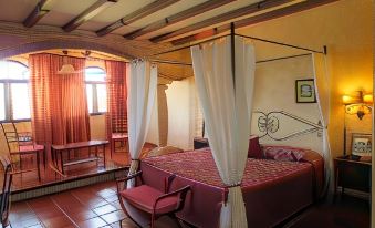 Hotel Real Castillo - Housity