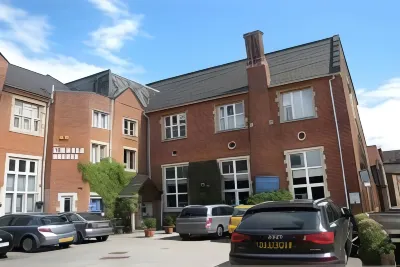 Castle Hotel & Apartments Hotels near University of Lincoln - Minerva Building