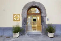 Unconventional Sorrento Coast Hotel dekat Chiesa di San Prisco e Agnello