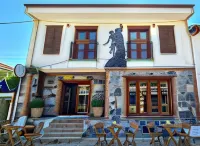 In Ephesus Hotel and Art Galery Hotels near Çamlık Steam Locomotives Open Air Museum