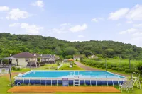Hwaseong Jebu Forest Pension Hotel di Hwaseong-si
