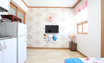 Samcheok Yonghwa Beach Pension