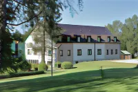 Hotel Jezerka Hotels in der Nähe von Památník národního písemnictví - Kabinet ex libris