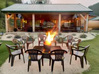 Whitetail Creek Resort Hotels in South Lawrence