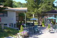 Cedar Park Inn Hotels in Вестерлі