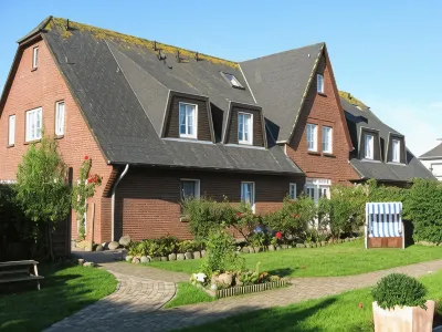 Hotel Kiose - Ferienwohnungen Hotels in Wenningstedt-Braderup