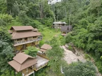 Forest Falls Garden Maerim Chiangmai Hotel a Saluang