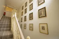 Wakefield Limes Lodge Hotels in Woodlesford