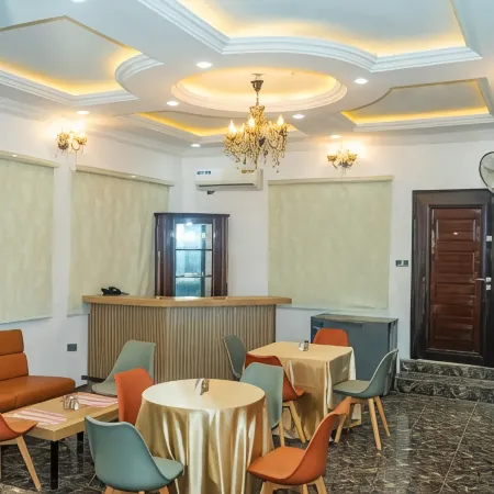 Ringruby Hotel, United Estate