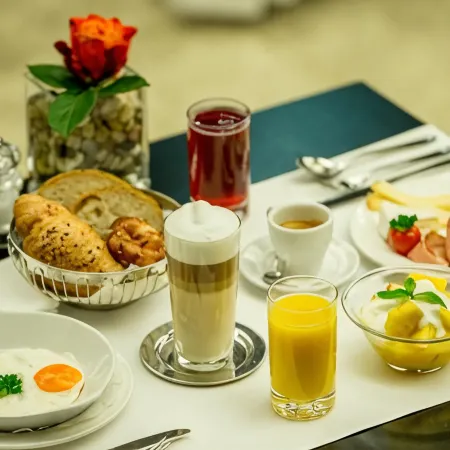 Dasbreitehotel am Rhein